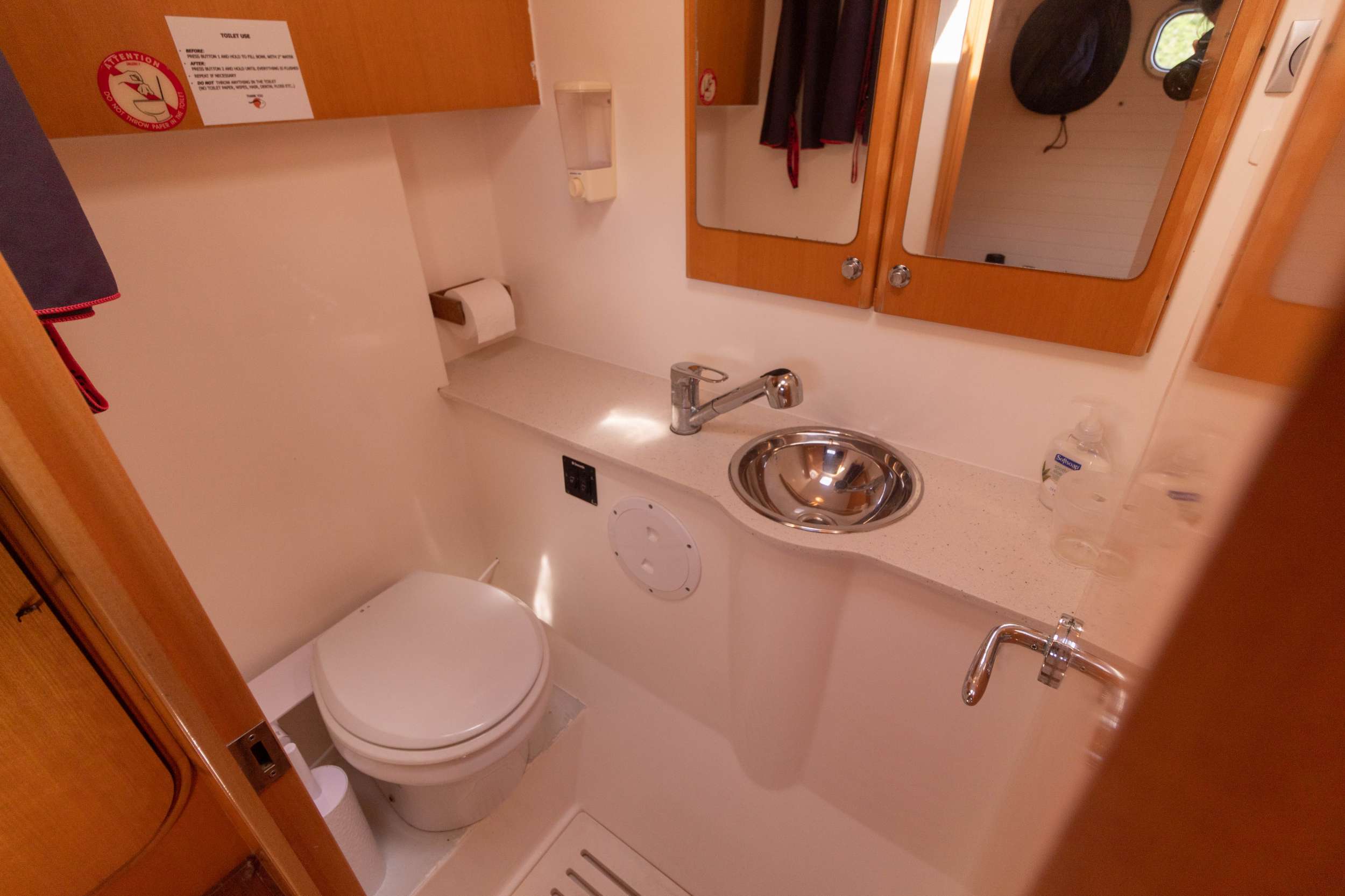 NEMO Yacht Charter - Bathroom