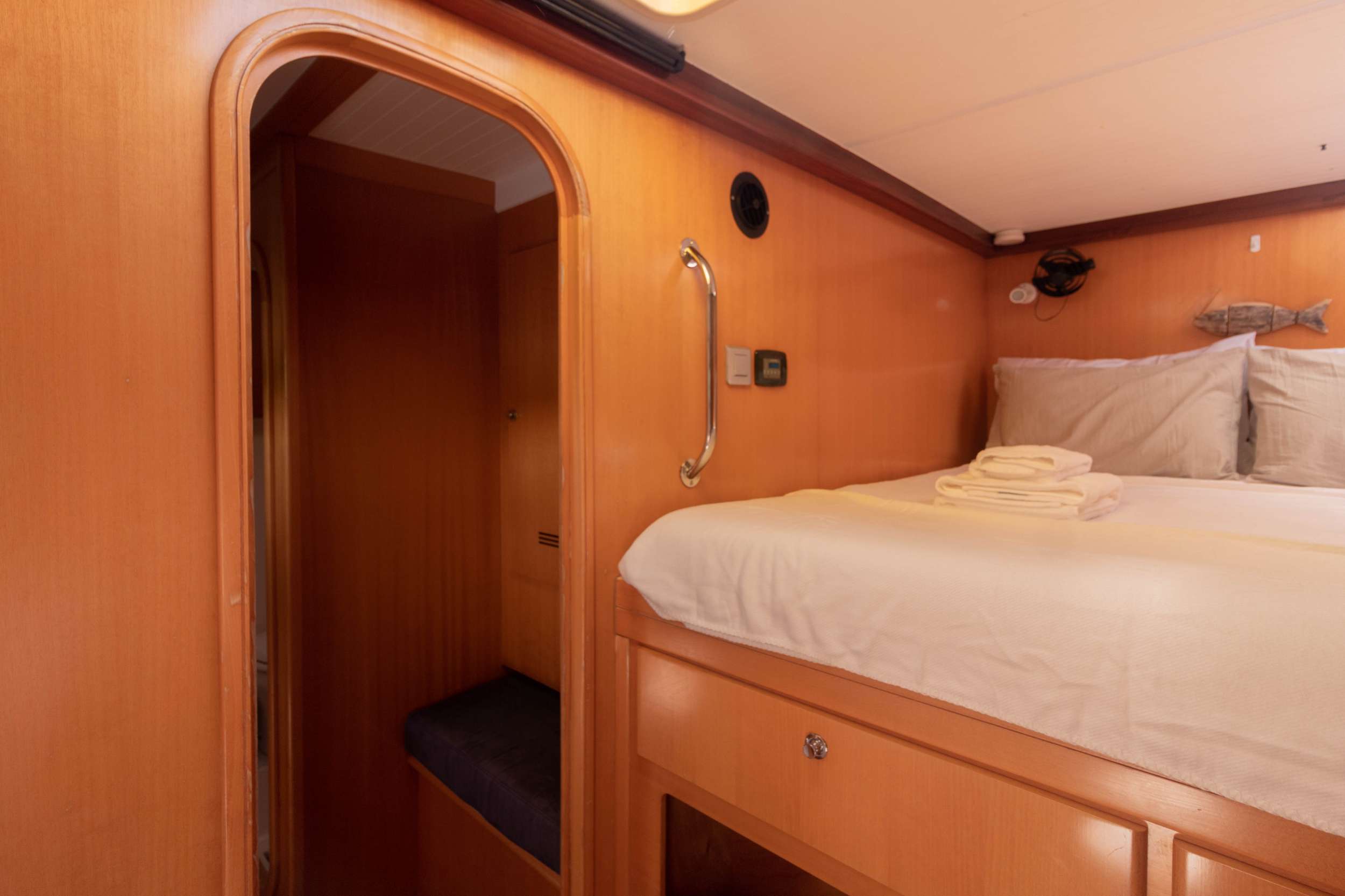 NEMO Yacht Charter - Cabin