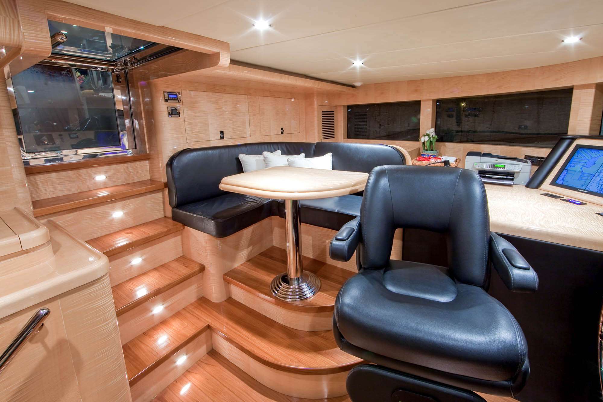 LORAX Yacht Charter - Pilothouse