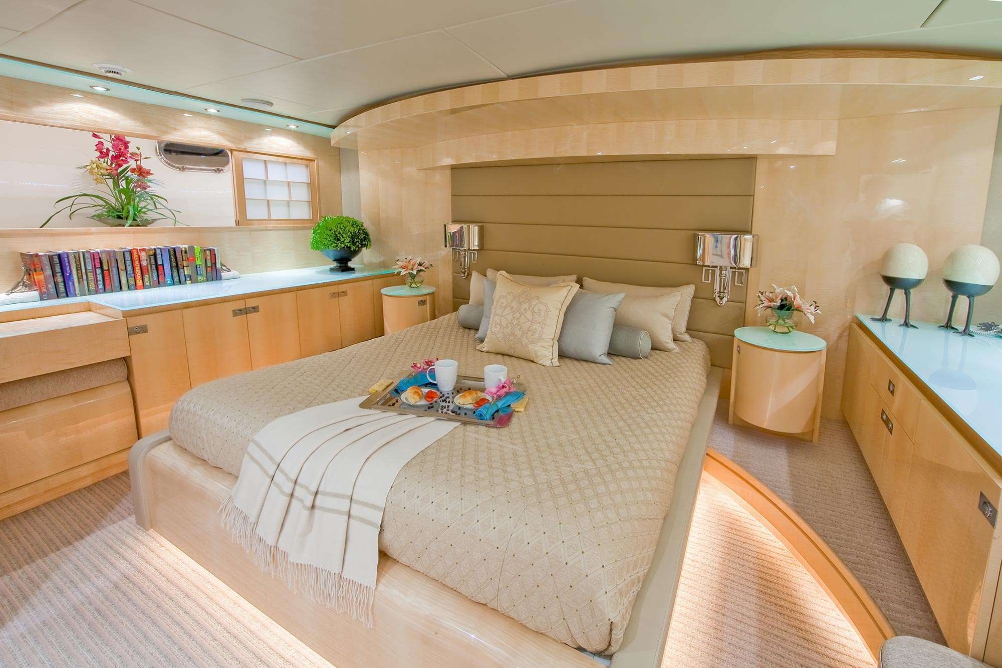 LORAX Yacht Charter - VIP Stateroom