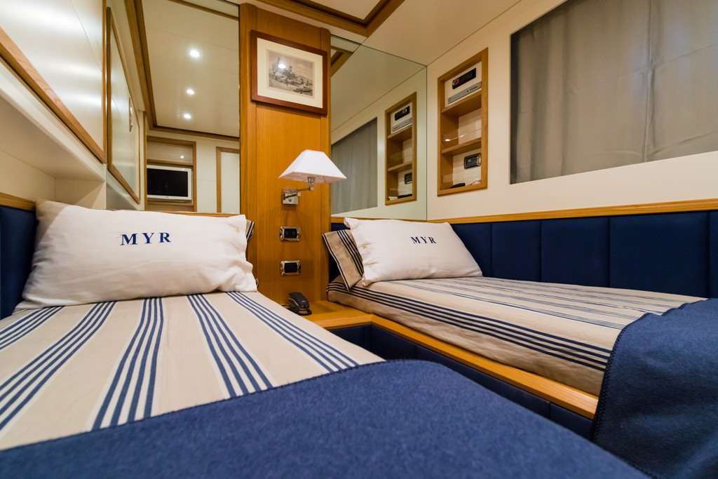 RIVIERA Yacht Charter - Twin cabin 2