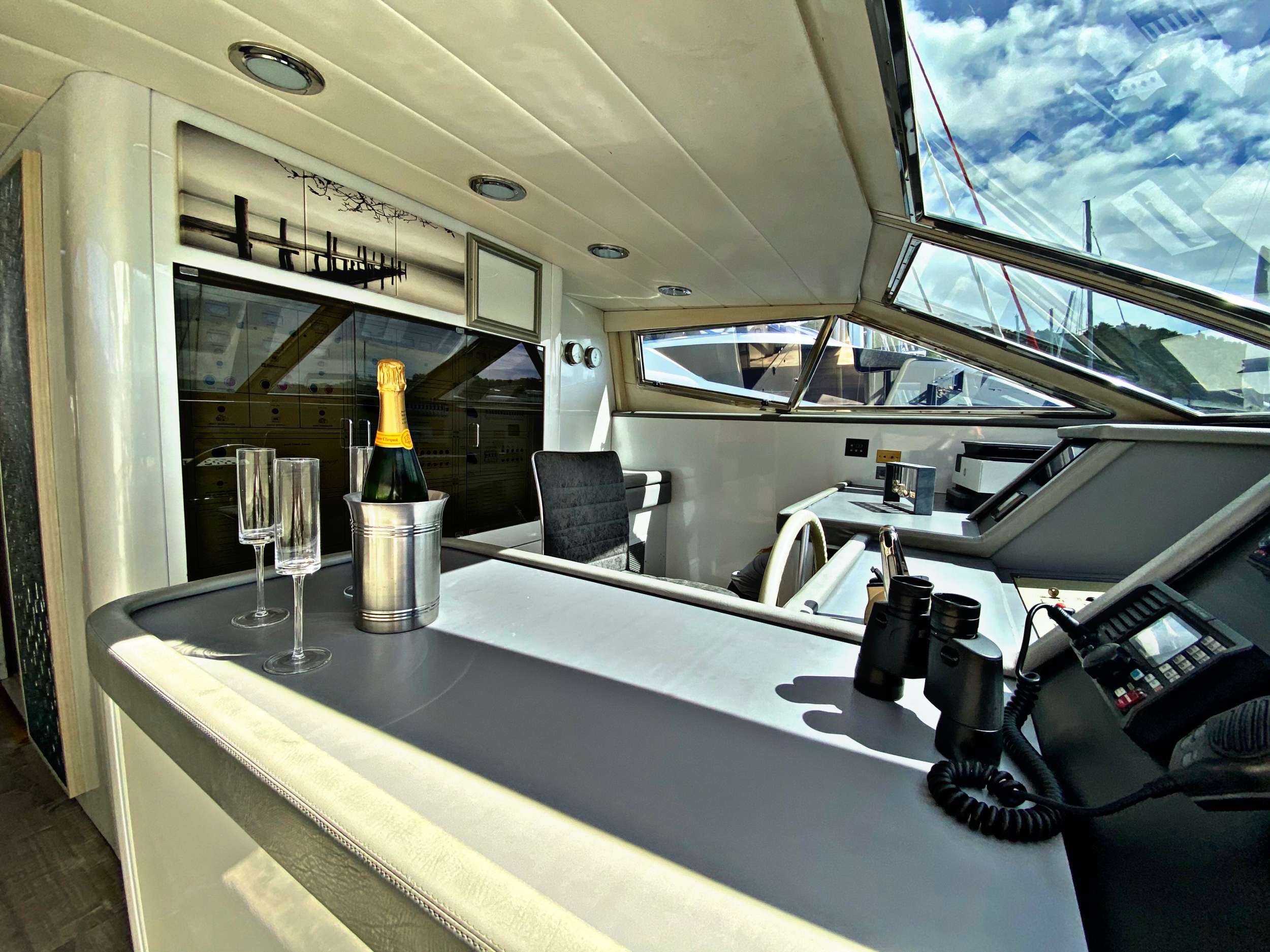 RUNAWAY Yacht Charter - Enjoy a glass as Runaway powers along