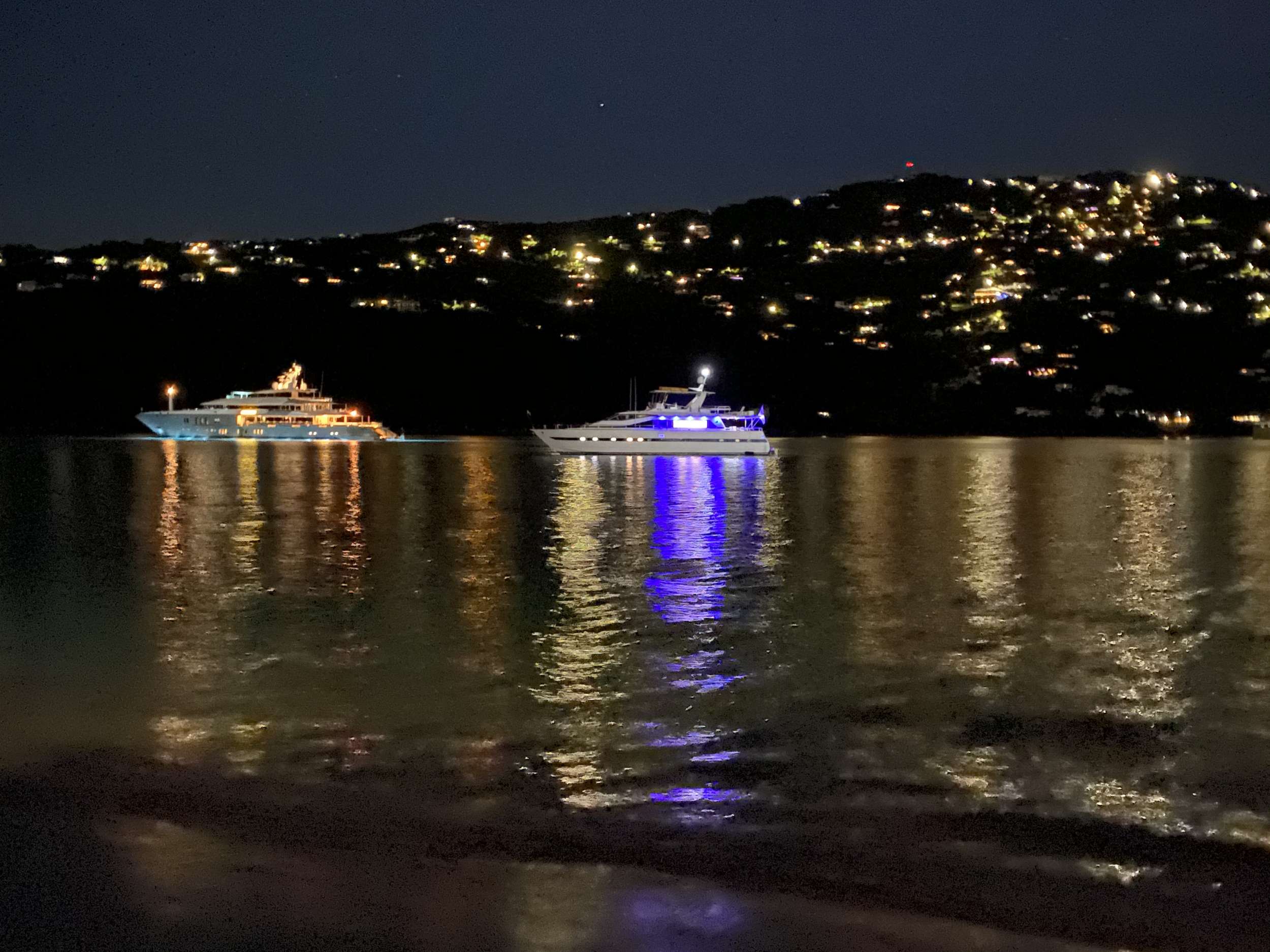 RUNAWAY Yacht Charter - At Night
