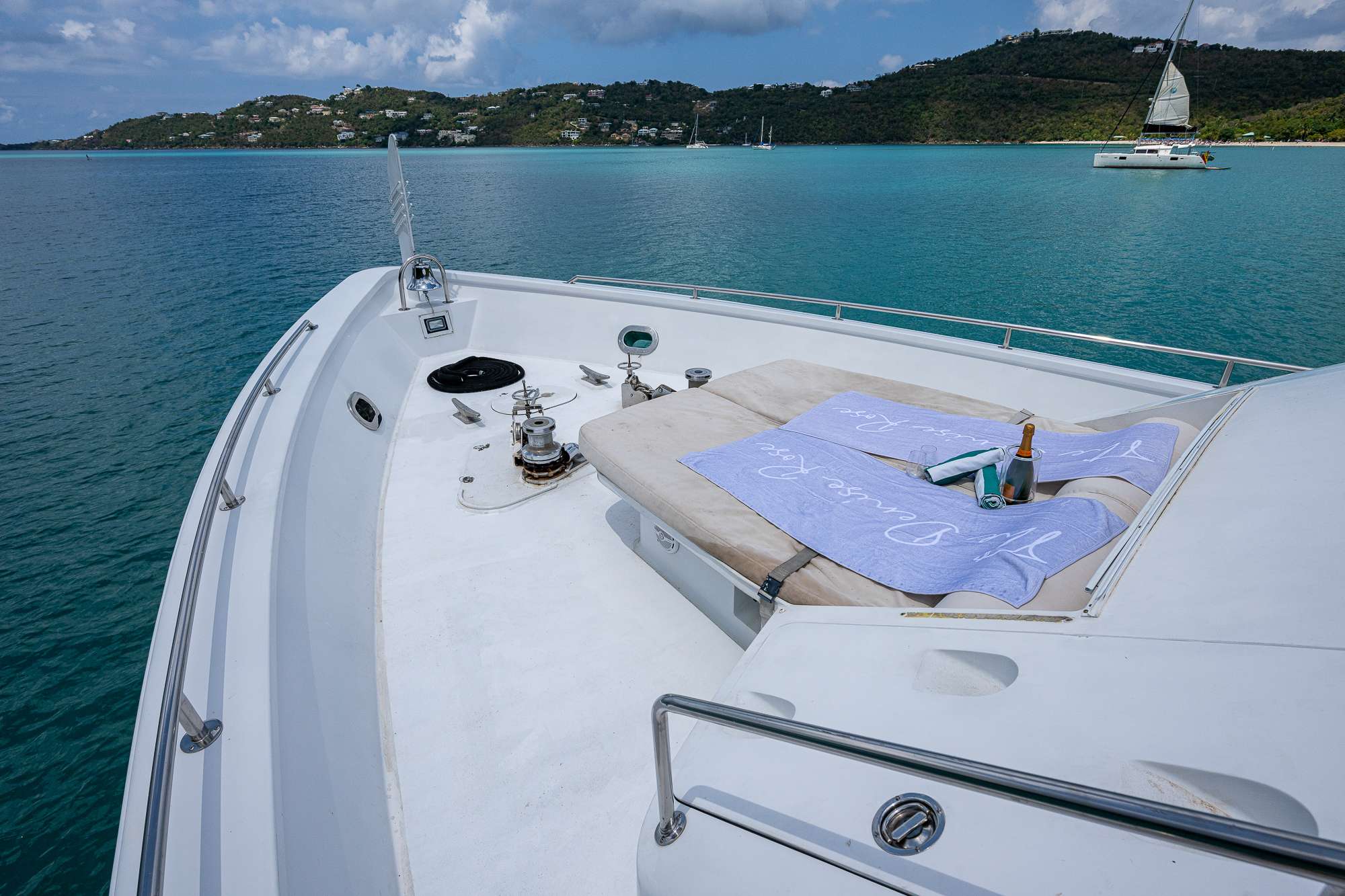 DENISE ROSE Yacht Charter - Guest cabin - Double and Twin berths