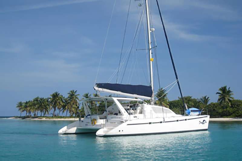 DREAMING ON Yacht Charter - Dreaming On