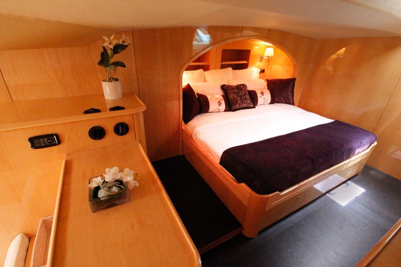 ELYSIUM Yacht Charter - Master king bed in alcove