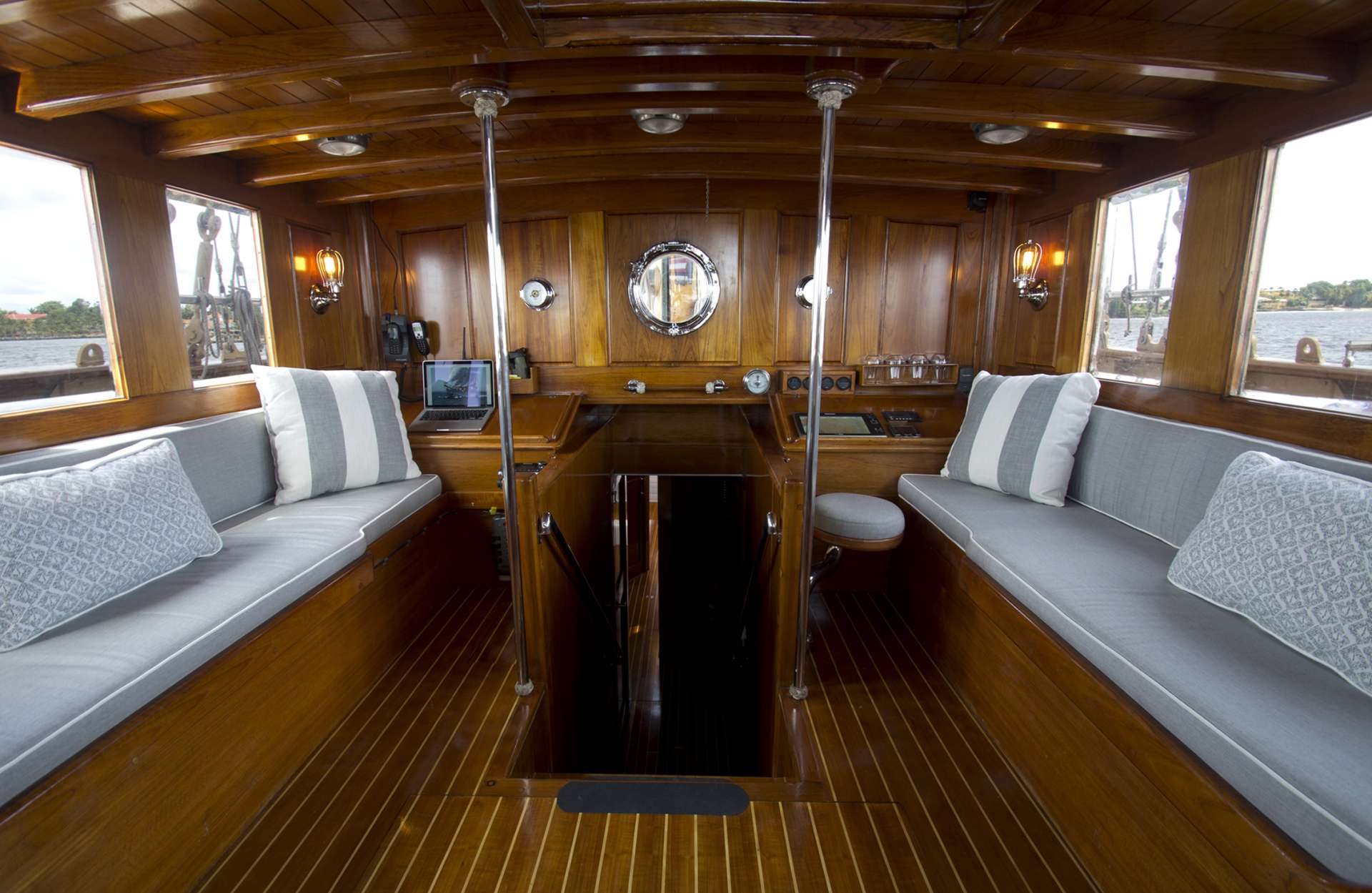 EROS Yacht Charter - Deck house interior