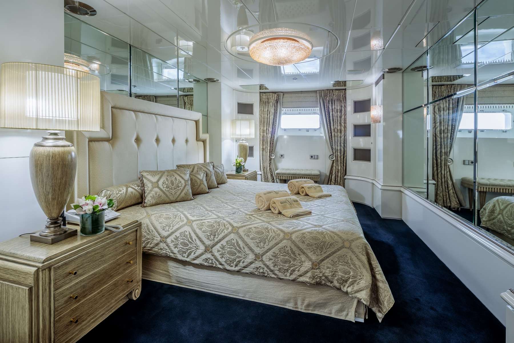 VERA Yacht Charter - VIP Cabin