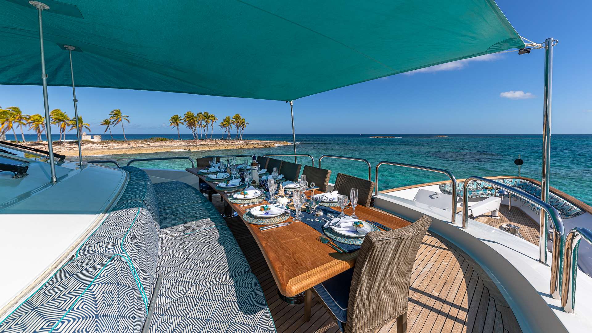 SWEET ESCAPE Yacht Charter - Bow Dining