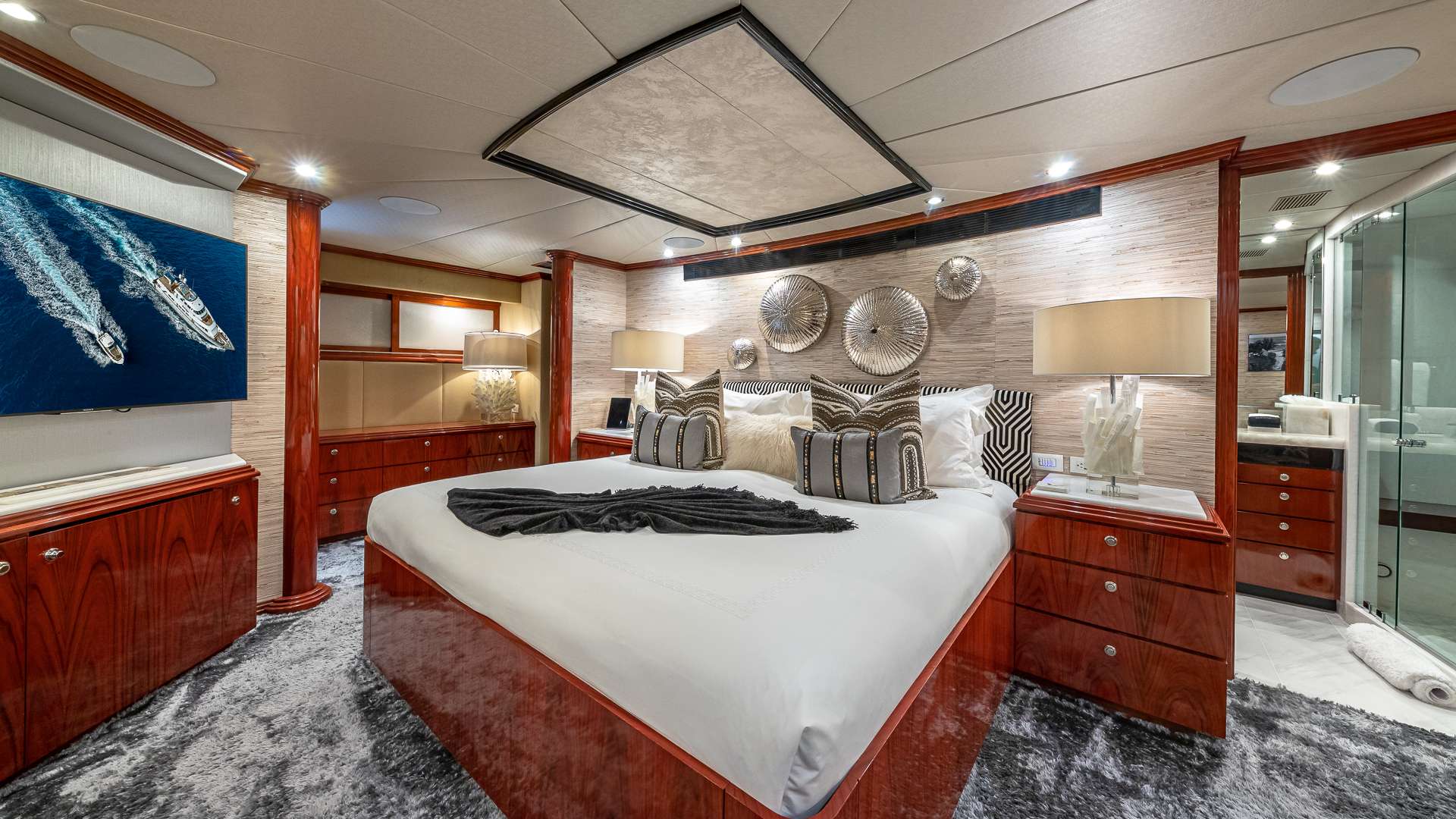 SWEET ESCAPE Yacht Charter - Below Deck Master Stateroom