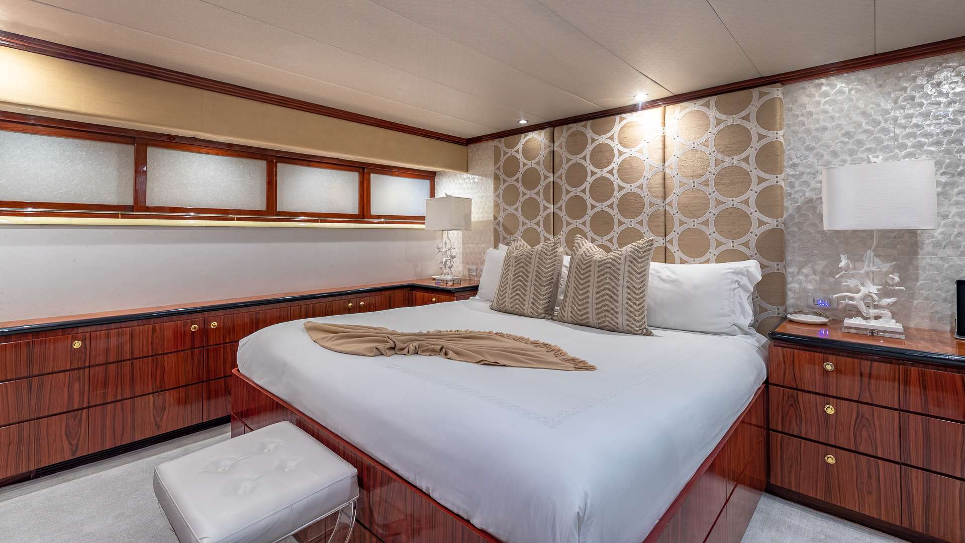 SWEET ESCAPE Yacht Charter - Full Beam VIP with King Bed