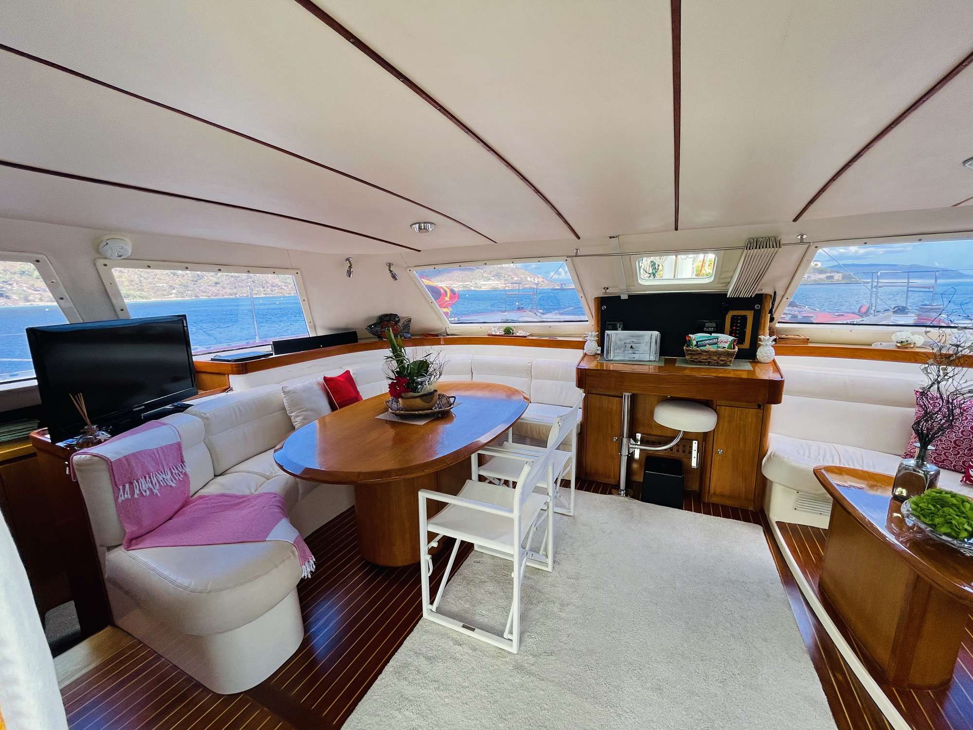 VISION Yacht Charter - Salon Dining area