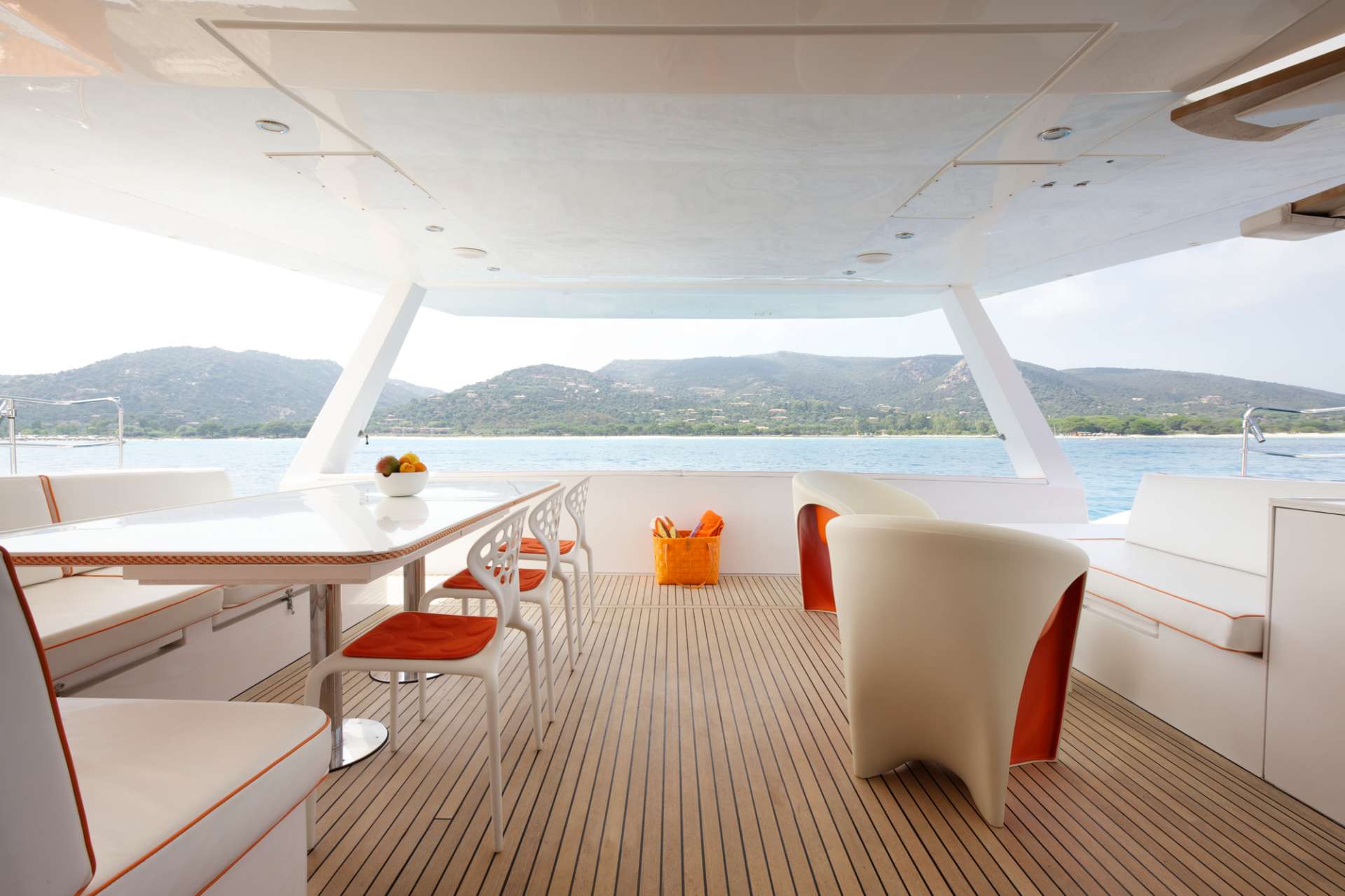 Catamaran Charter Maita