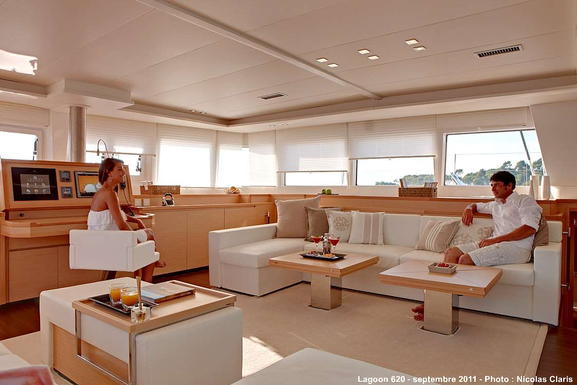 FIREFLY Yacht Charter - Salon