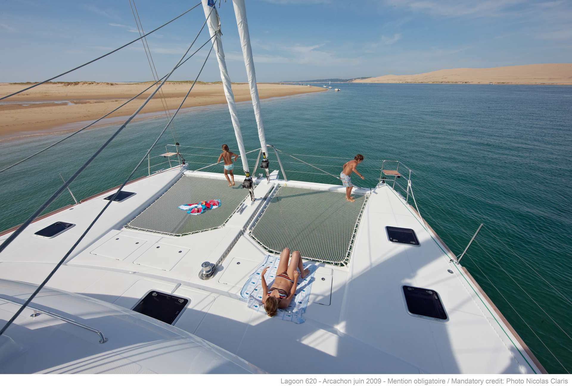 FIREFLY Yacht Charter - Trampolines (sistership)