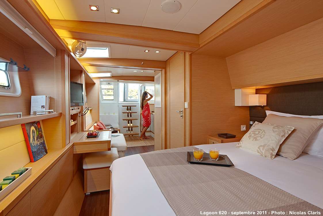 FIREFLY Yacht Charter - Master cabin