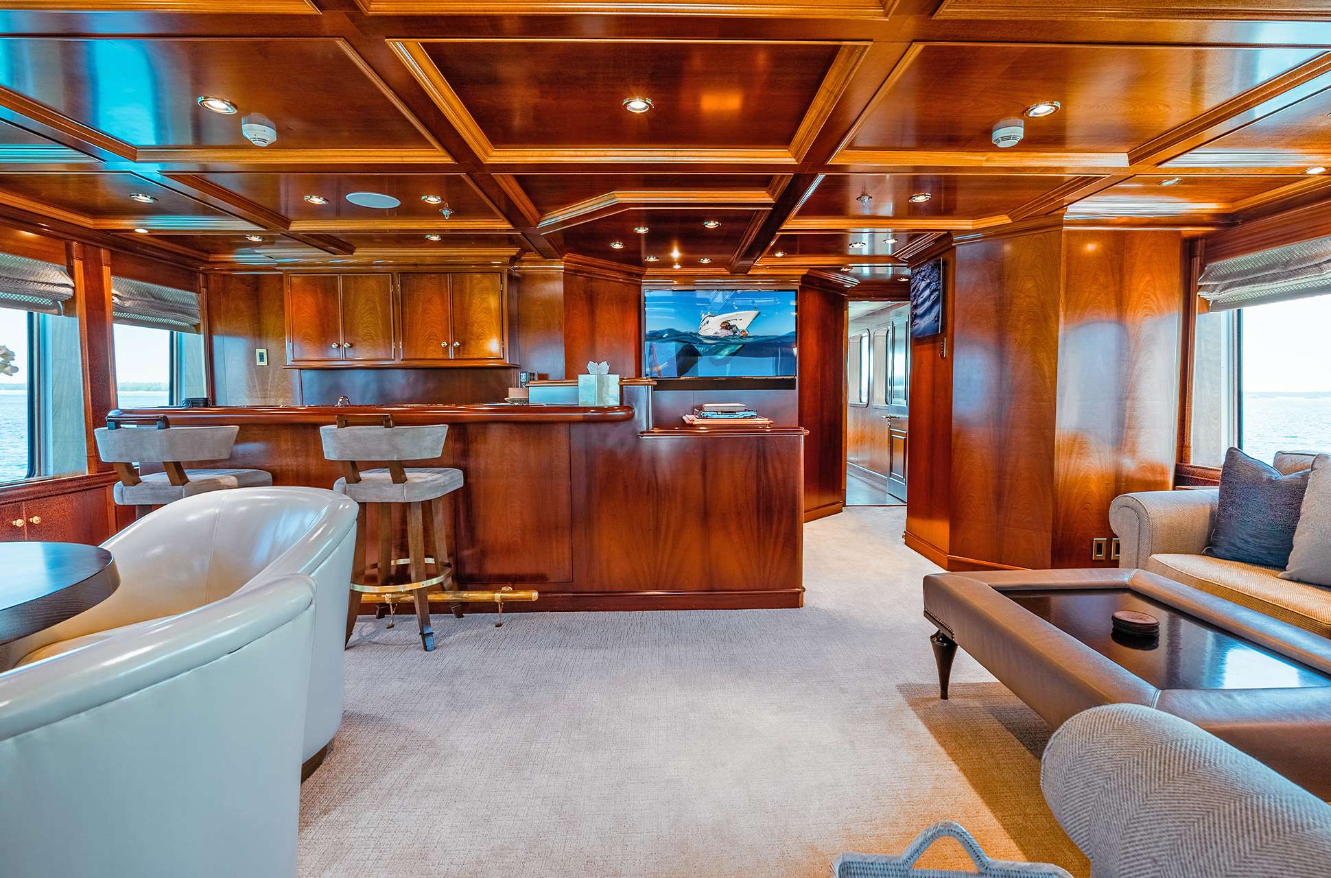 LEVERAGE Yacht Charter - Office in Master Stateroom