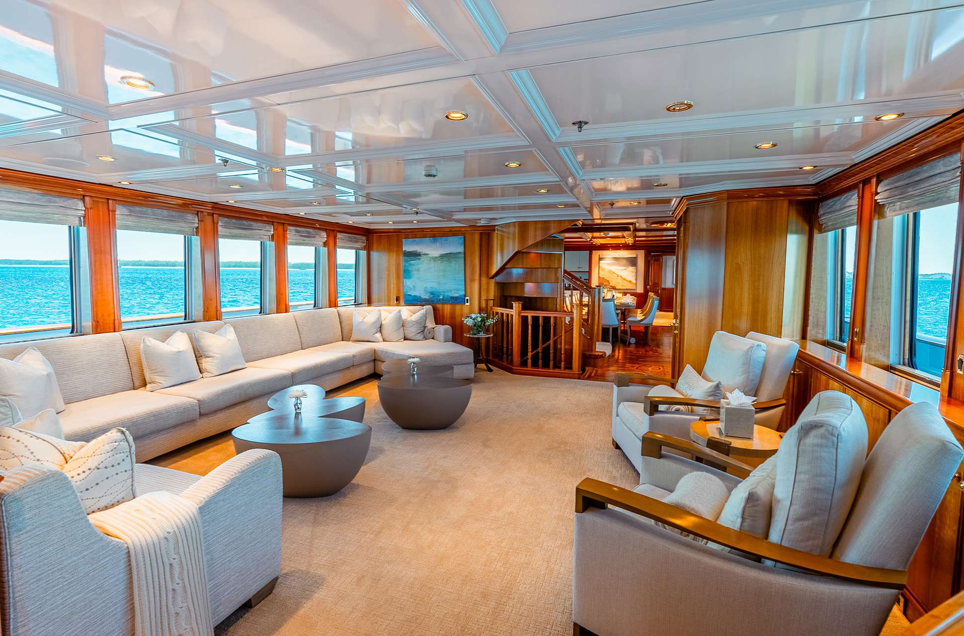 LEVERAGE Yacht Charter - Main Salon looking Aft