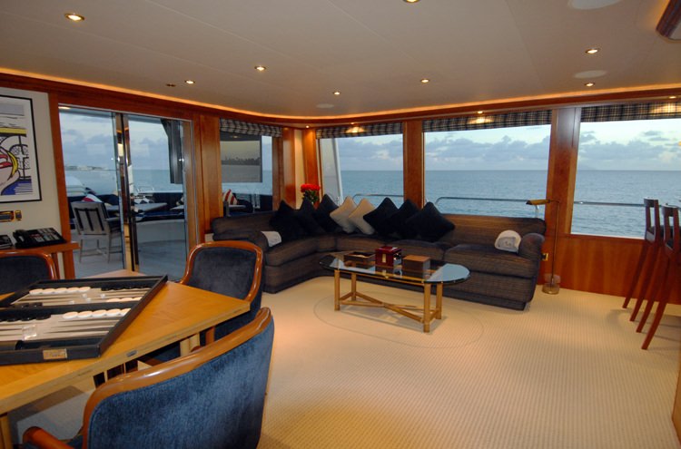 DONA LOLA Yacht Charter - Upper Lounge