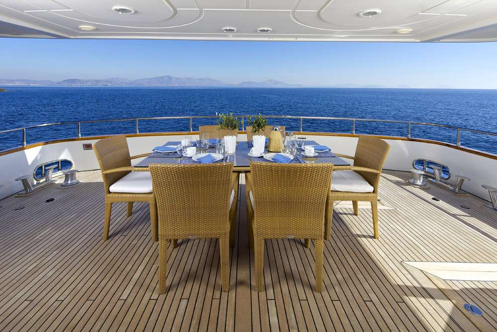 Main deck aft