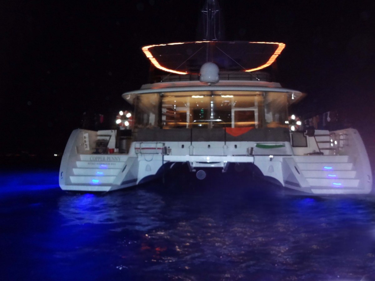 COPPER PENNY Yacht Charter - Underwater lights and camera