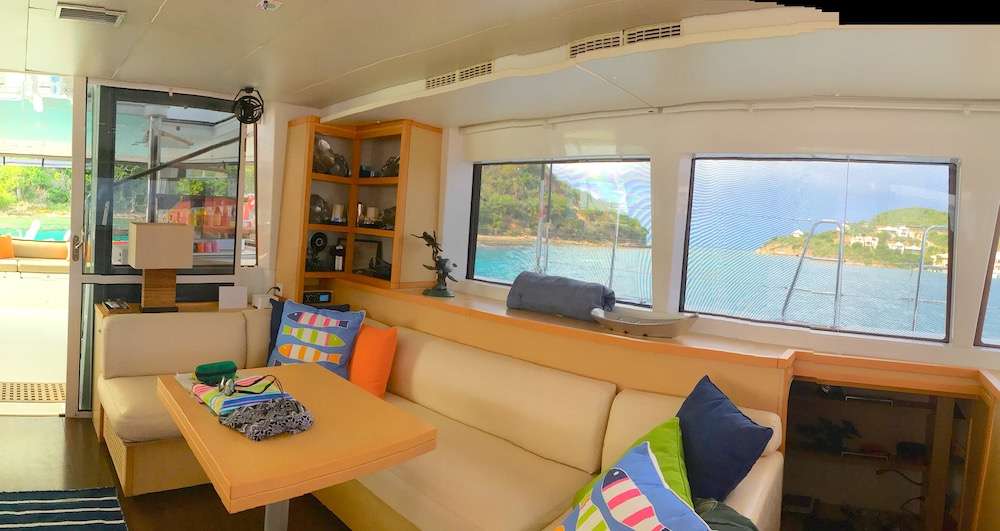 COPPER PENNY Yacht Charter - Lots of room for Alfresco dining