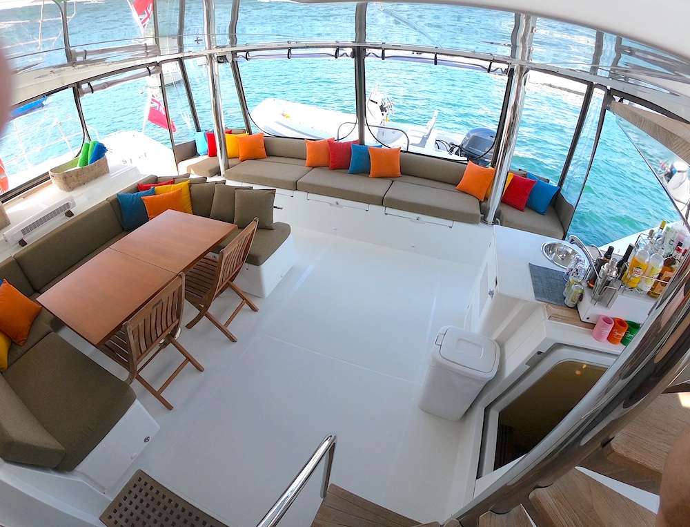 COPPER PENNY Yacht Charter - Setee and Interior