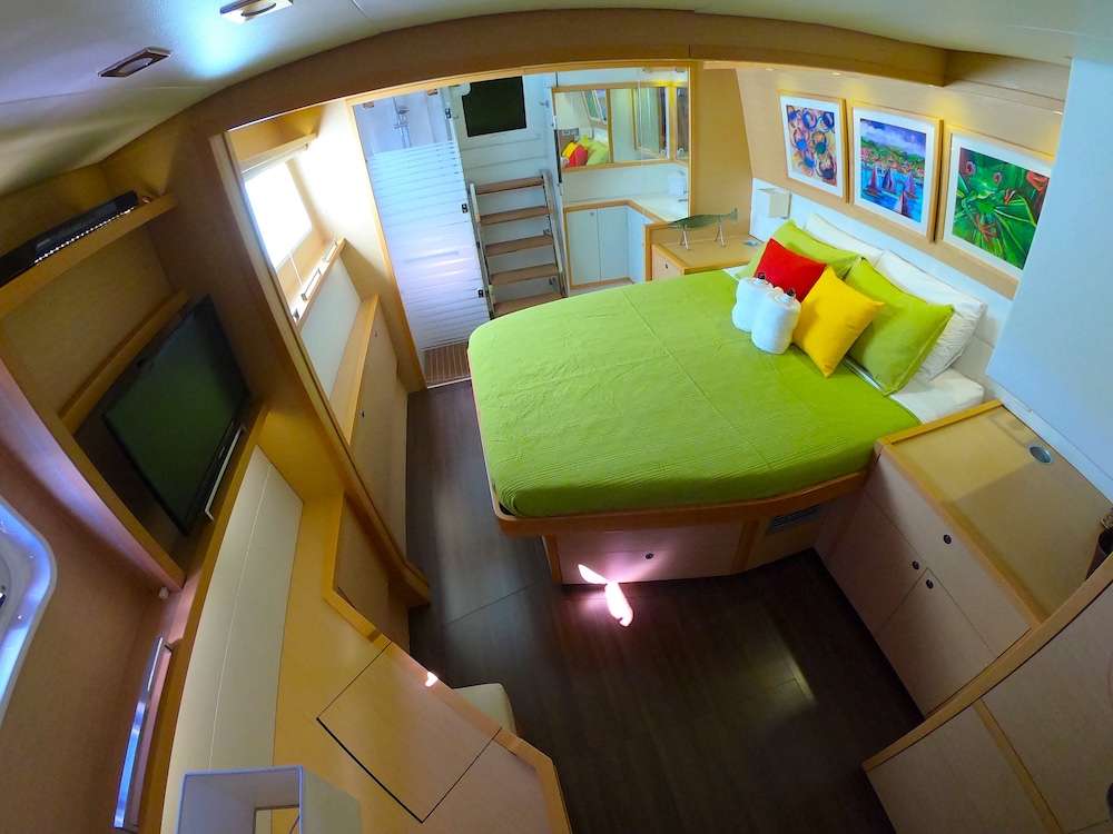 COPPER PENNY Yacht Charter - Master suite