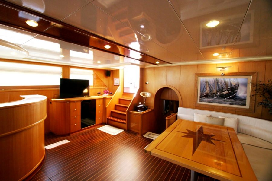 MEIN SCHATZ Yacht Charter - SALOON