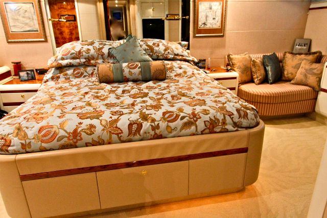 COMPANIONSHIP Yacht Charter - Master Stateroom