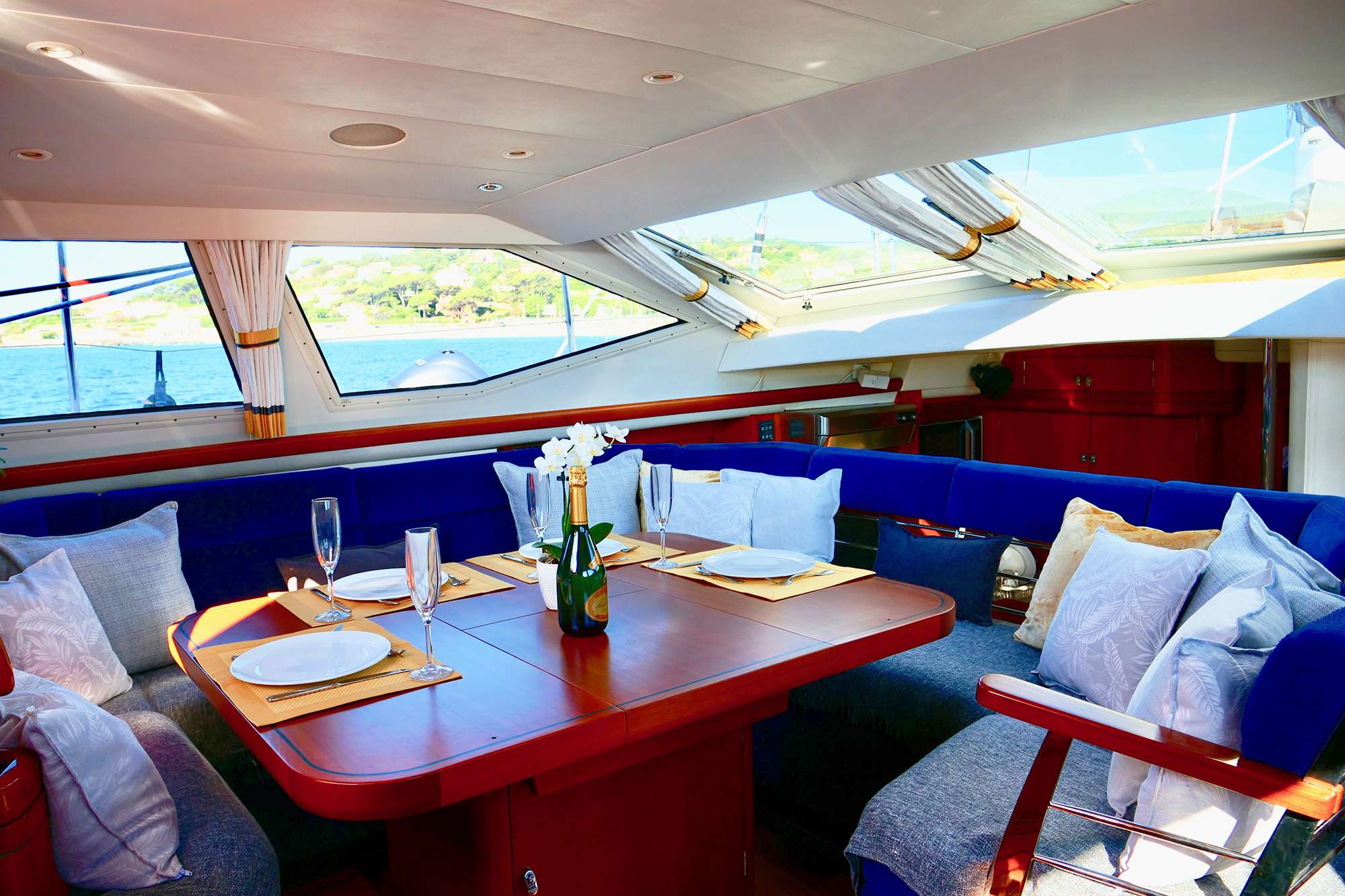 ELVIS MAGIC Yacht Charter - Formal Dining Area