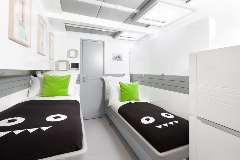 Guest cabin