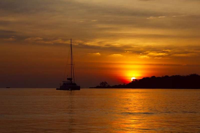 Catamaran Charter Pisces