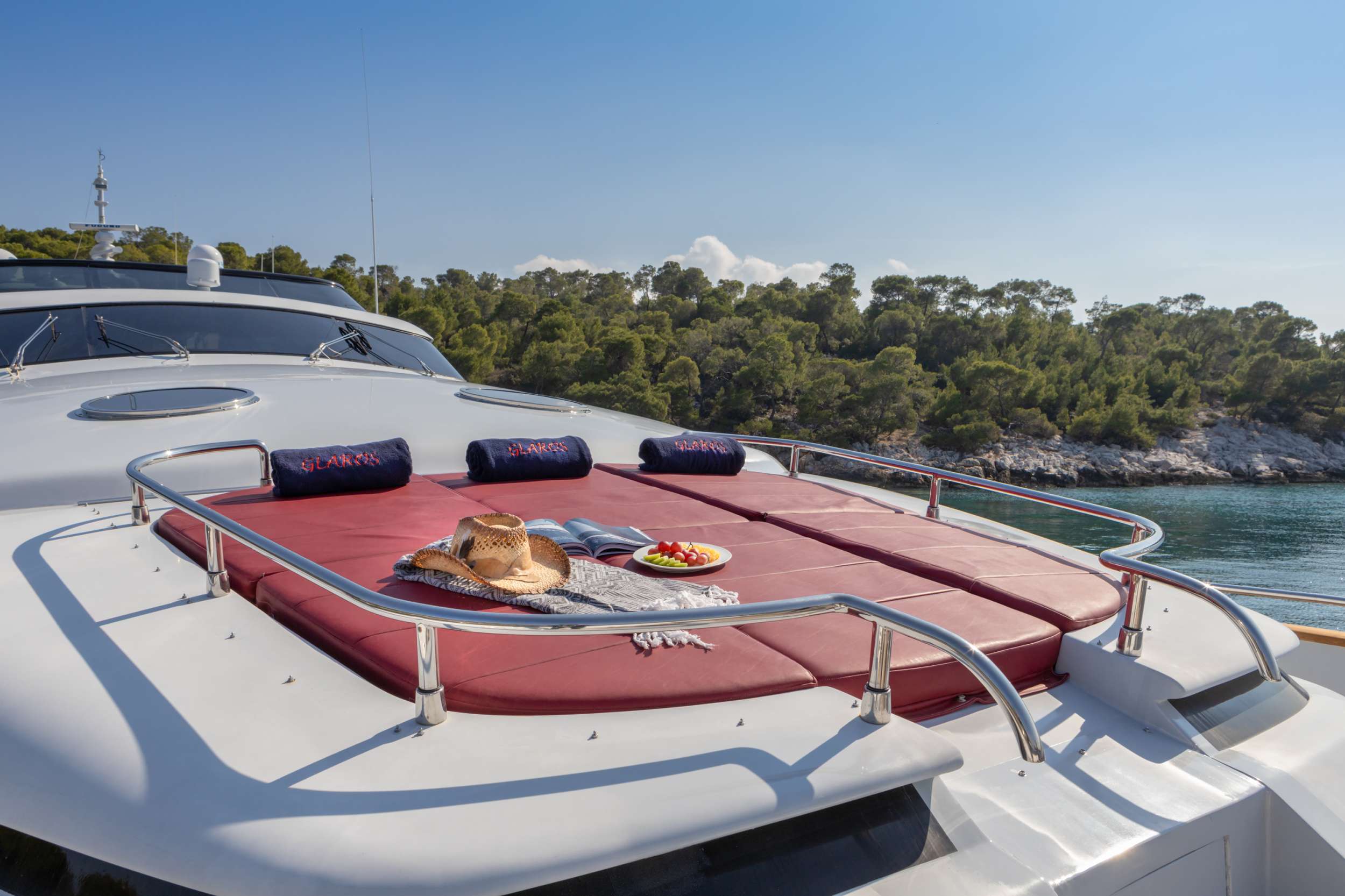 GLAROS Yacht Charter - Bow