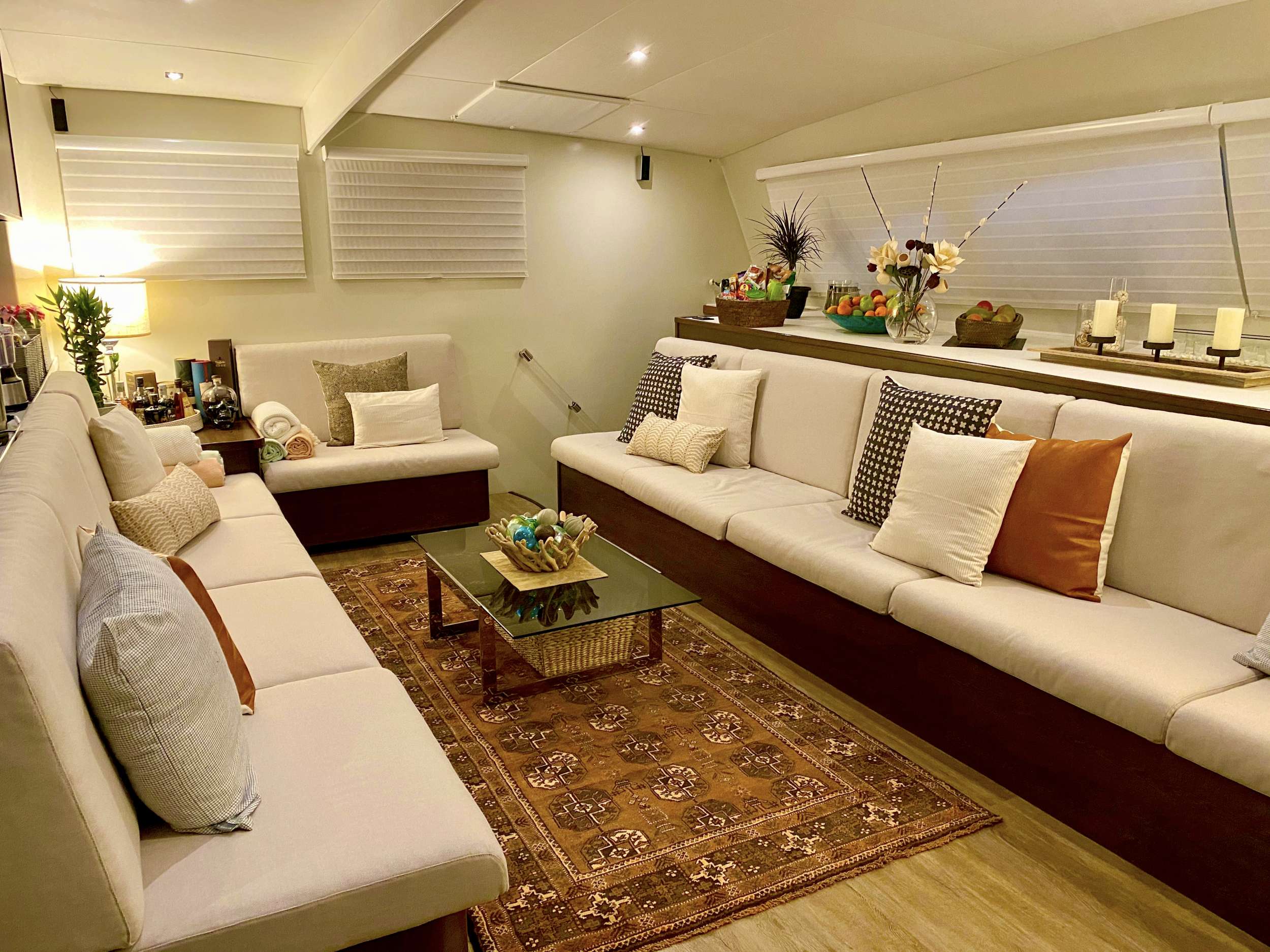 TRANQUILITY Yacht Charter - Saloon lounging area
