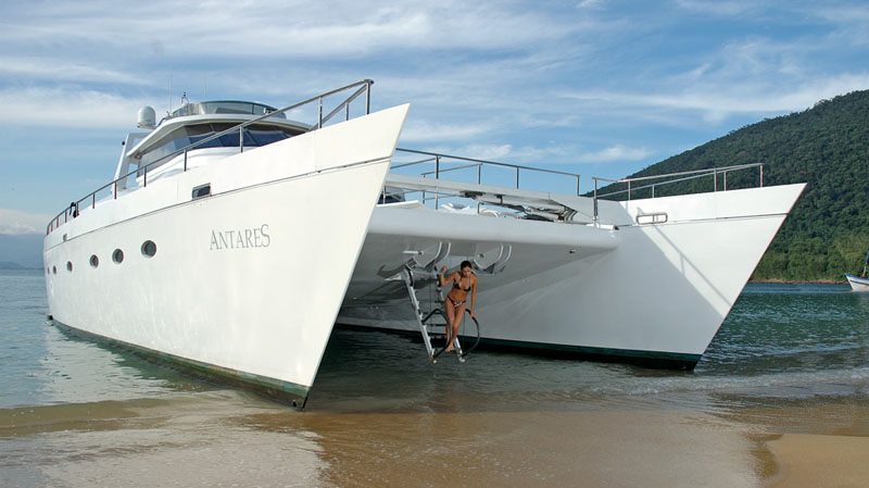 ATLANTIS II Yacht Charter - beach access