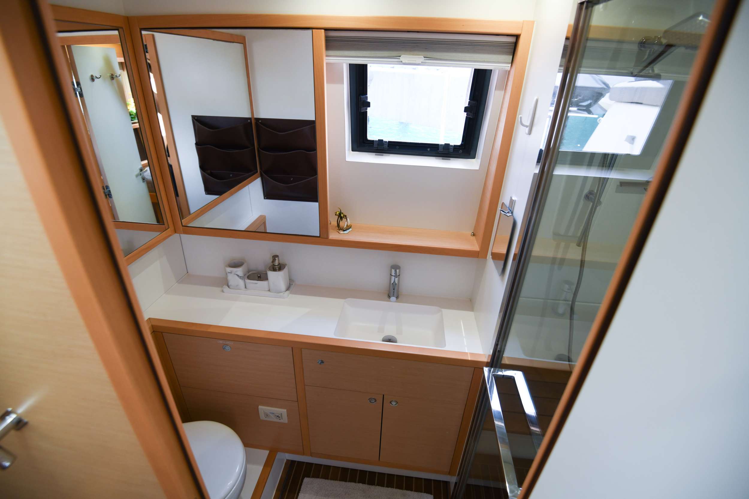 AZULIA II Yacht Charter - Guest bath with separate shower stall