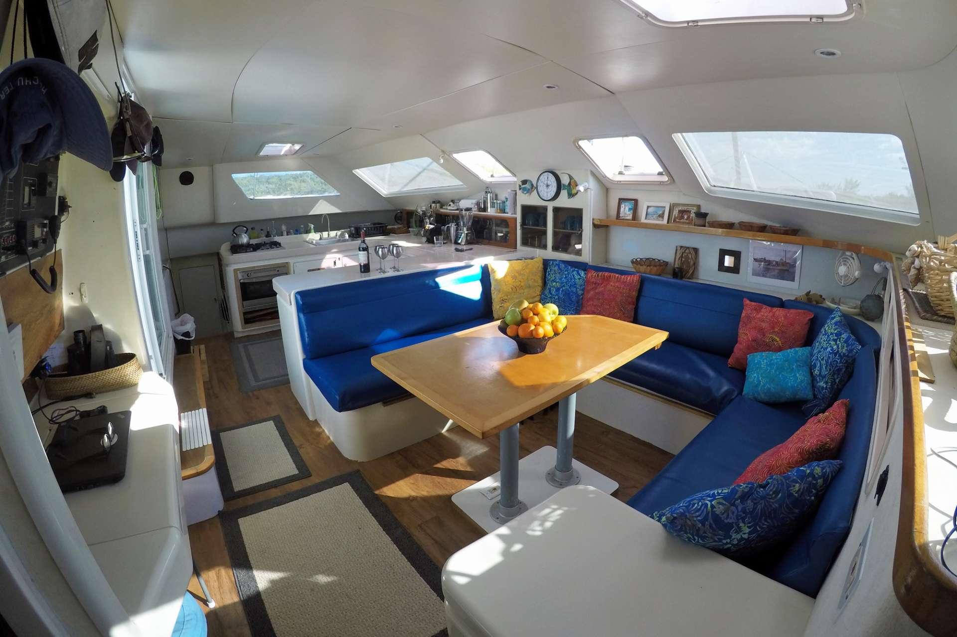 Yacht charter Swish