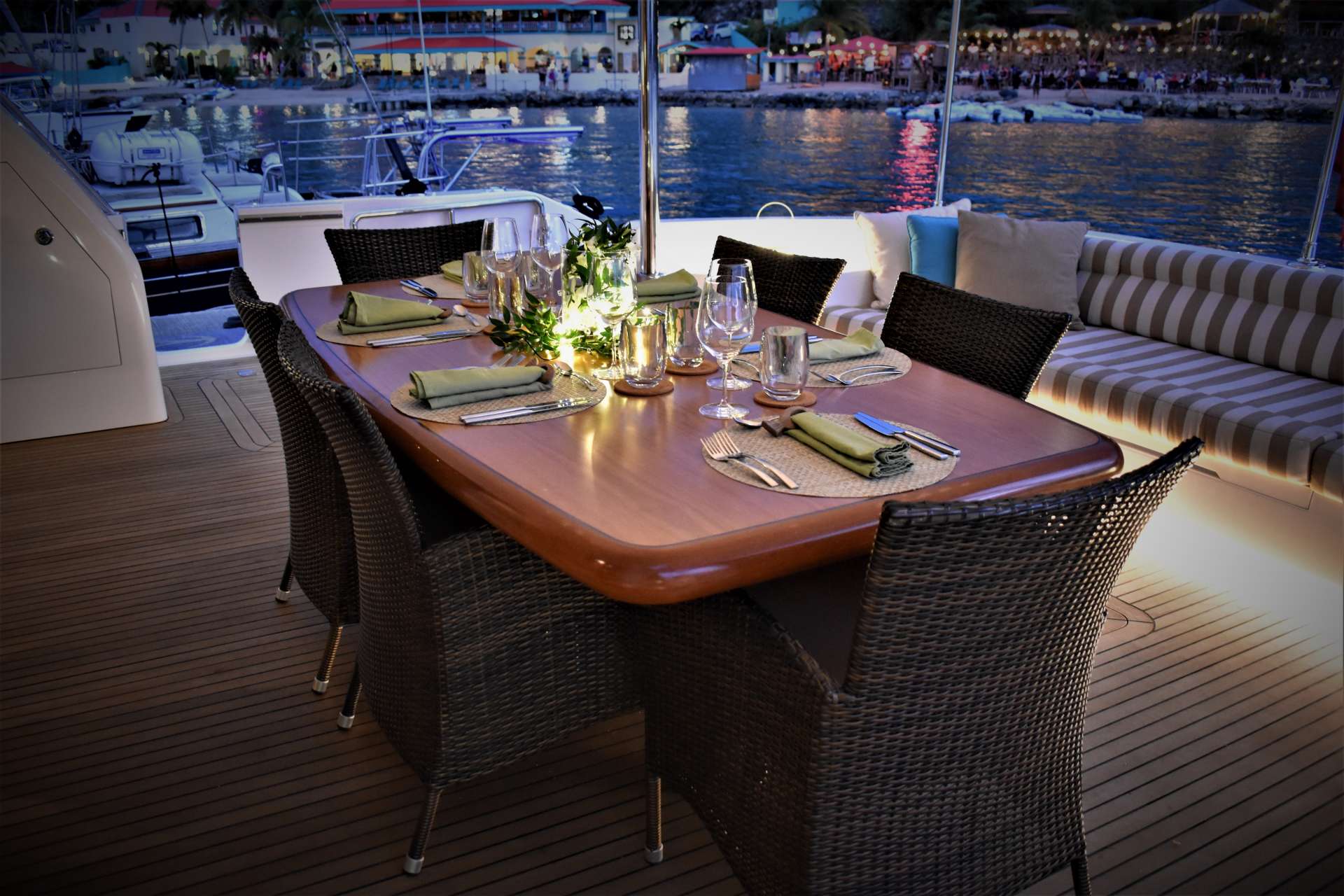 Elegant al fresco dining