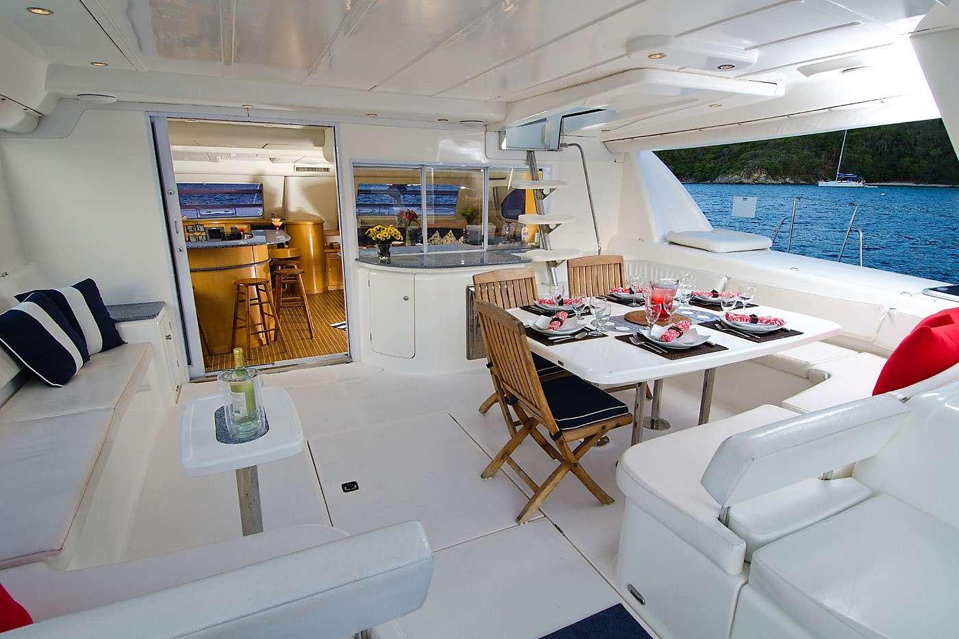 THE BIG DOG Yacht Charter - Roomy cockpit