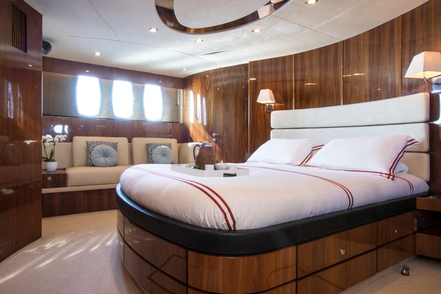 D5 Yacht Charter - Master Cabin
