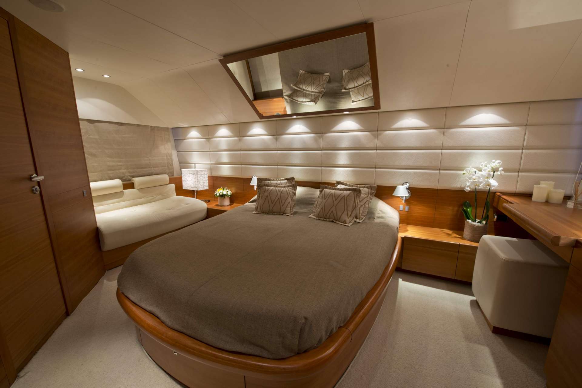 JULY Yacht Charter - VIP cabin