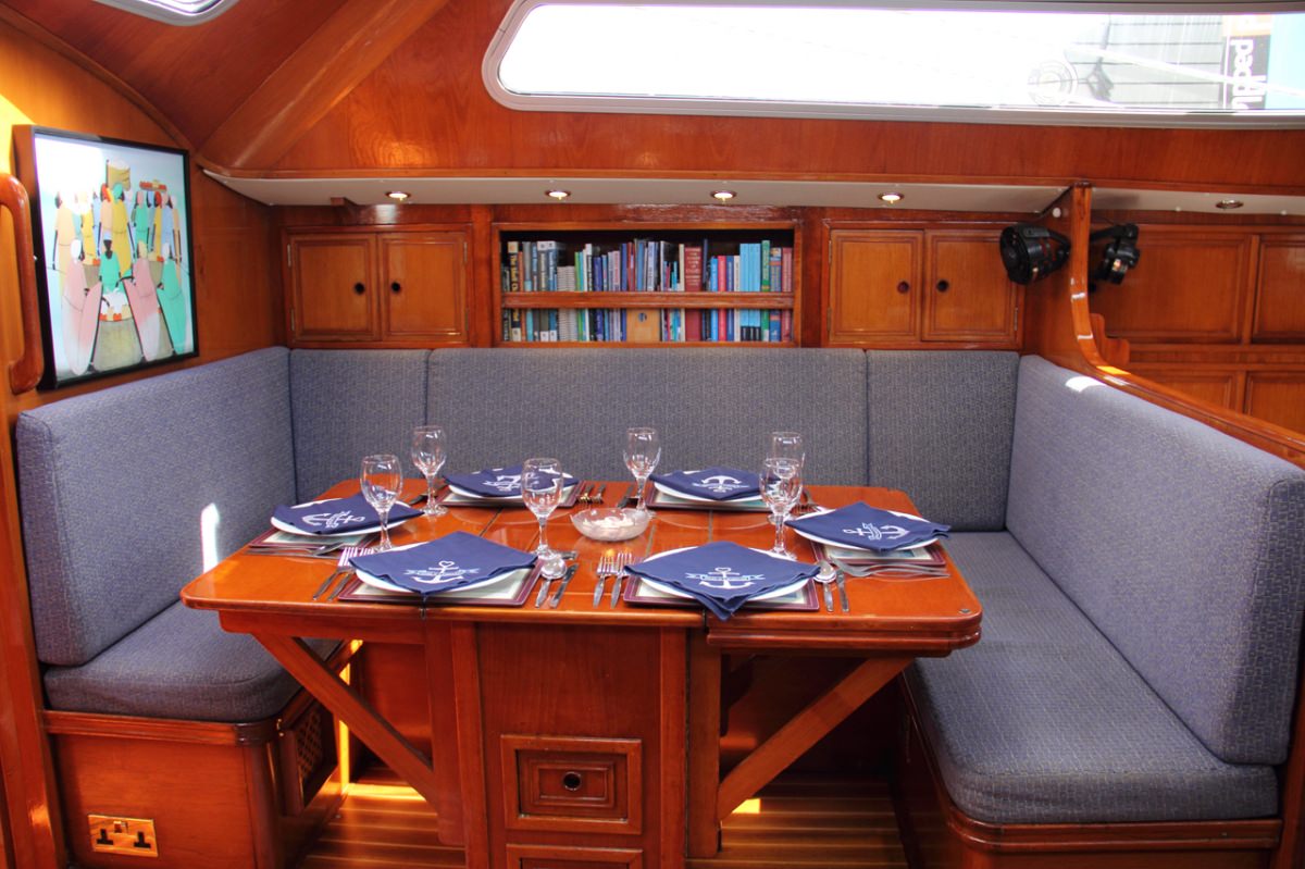 EMILY MORGAN Yacht Charter - Saloon Dining