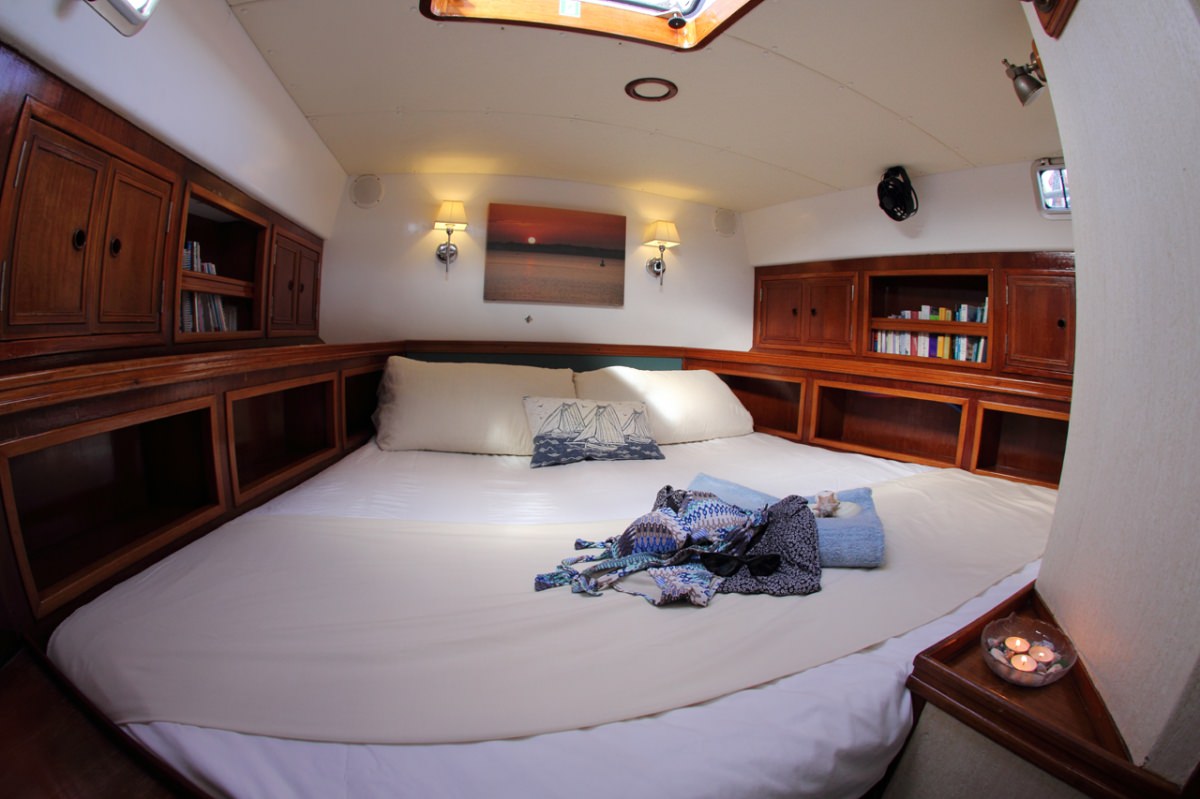 EMILY MORGAN Yacht Charter - Master Stateroom