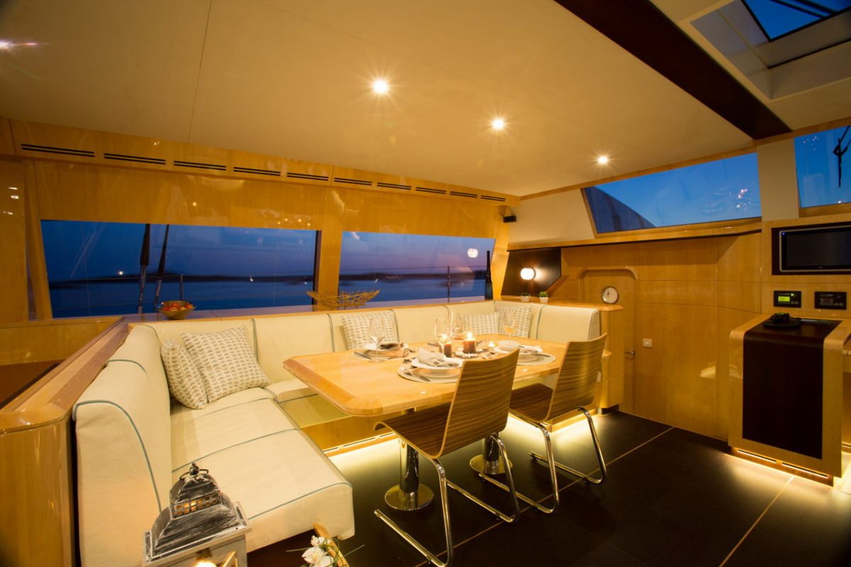 WINDQUEST Yacht Charter - Dining Area