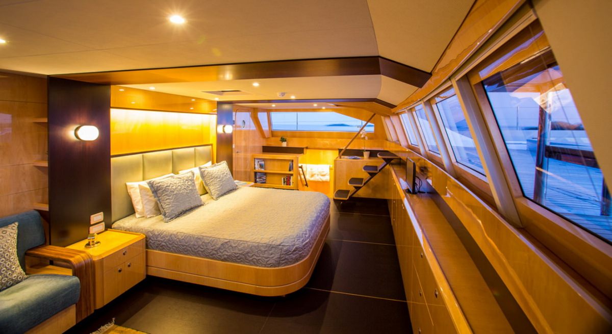 WINDQUEST Yacht Charter - Master Cabin