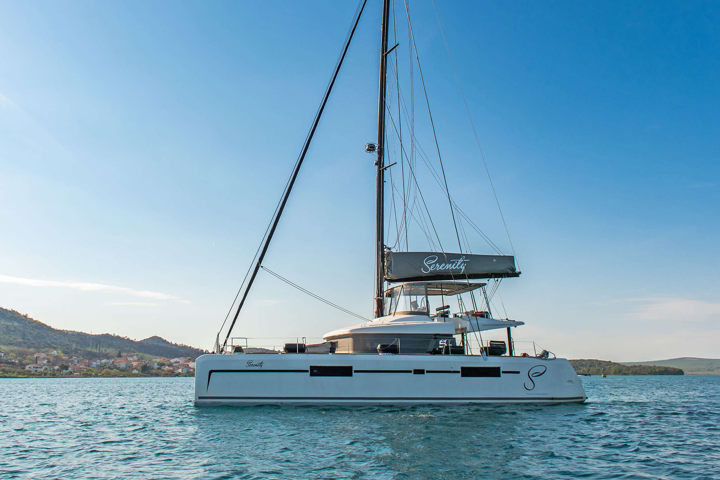 Yacht Charter SERENITY | Ritzy Charters