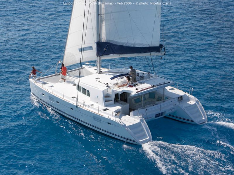 Sailing (aft view)