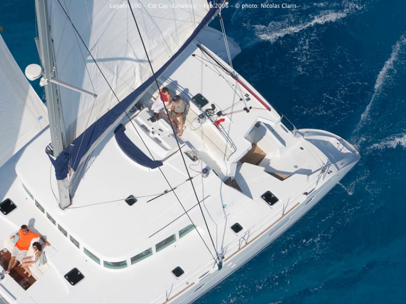 Aerial view of the flybridge and deck