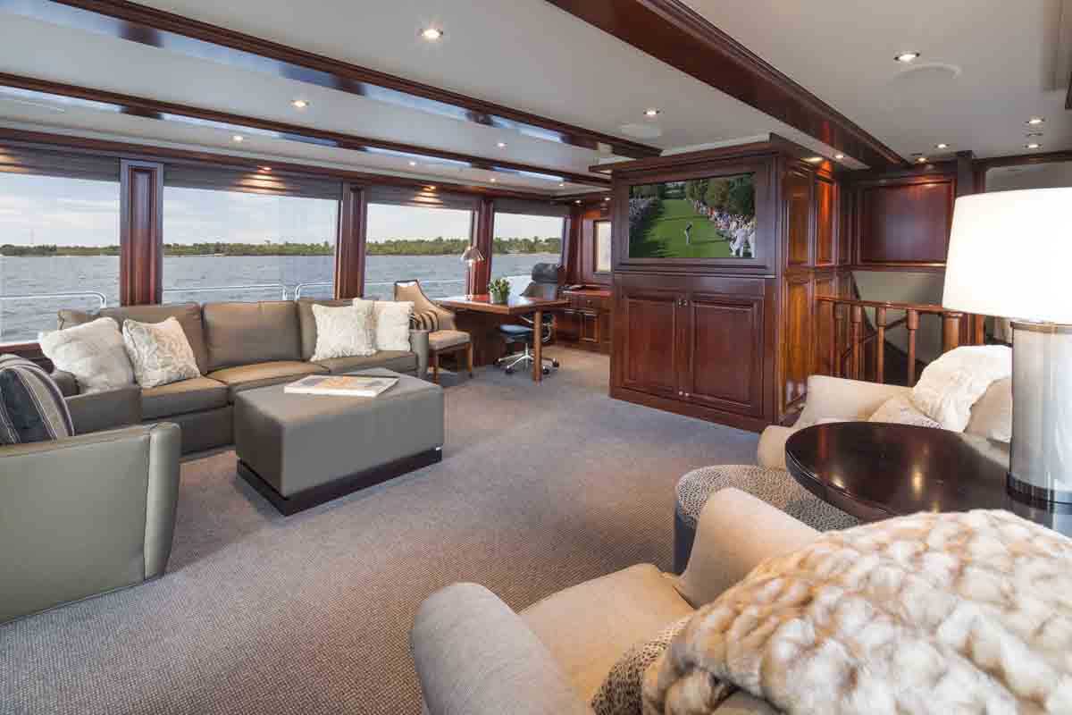 PLAN A Yacht Charter - Salon